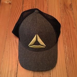 reebok crossfit trucker hat